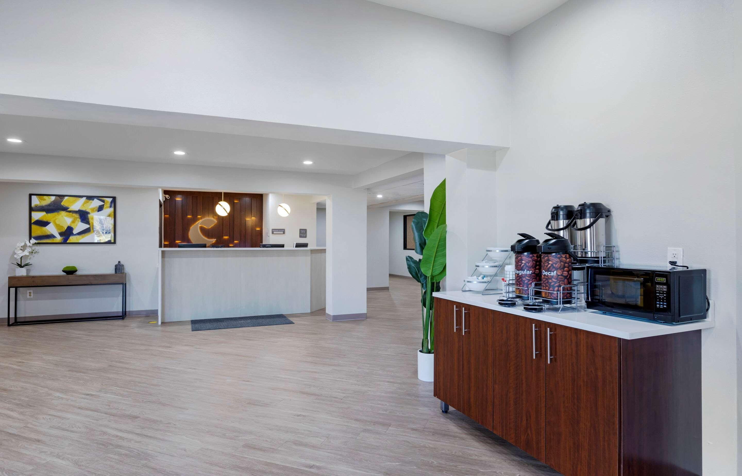 ซูเปอร์ 8 บาย วินด์แฮม คลอว์สัน/ทรอย/ดีทรอยต์ แอเรีย Hotel Clawson ภายนอก รูปภาพ