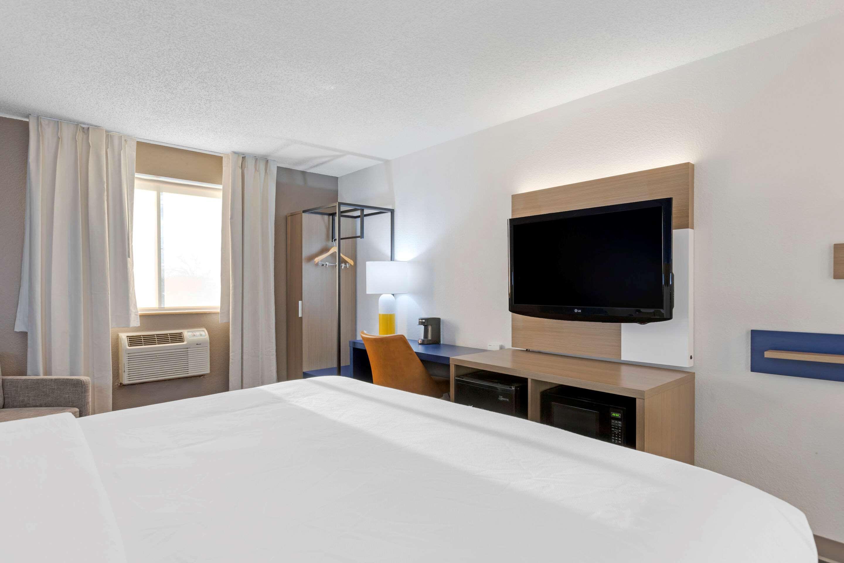 ซูเปอร์ 8 บาย วินด์แฮม คลอว์สัน/ทรอย/ดีทรอยต์ แอเรีย Hotel Clawson ภายนอก รูปภาพ